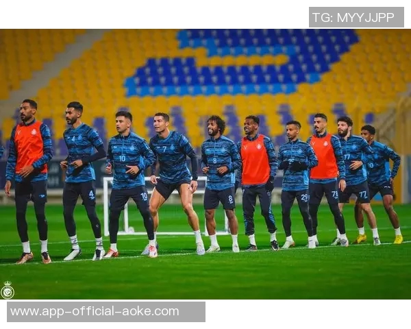 广东赛前训练轻松布泽尔鼓舞队友：带胜利回主场