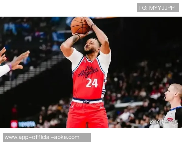 杂闻趣谈：库里献身慈善，莱昂纳德终于发声