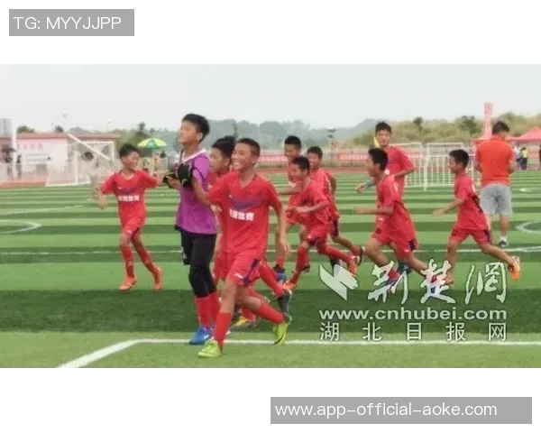 梁仕宇替补建功中国队战平日本队:青春力量点燃绿茵场的希望