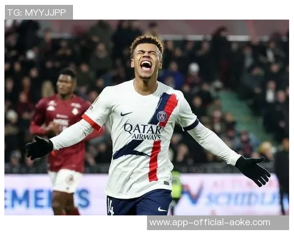 队报:从新人到坐稳首发,短短半年杜埃在法国国家队迅速成长 队报:从新人到坐稳首发,短短半年杜埃在法国国家队迅速成长